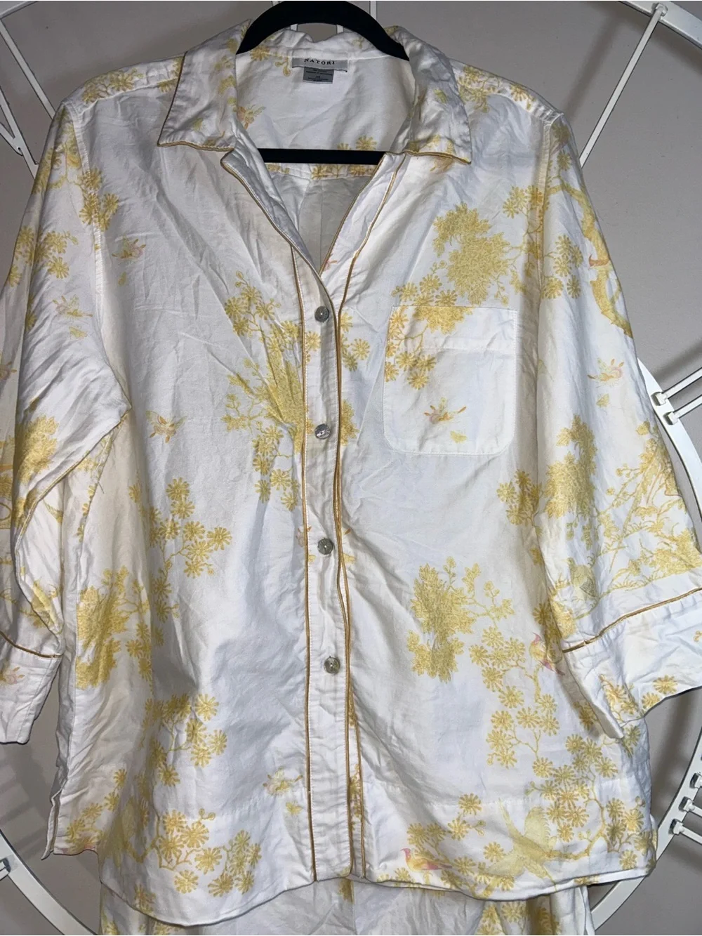 Natori Toile 100% Cotton Sateen Pajama Set White and Yellow - Picture 7 of 13